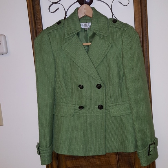Tahari Jackets & Blazers - STYLISH SOPHISTICATION ❣️Lovely green Tahari blazer